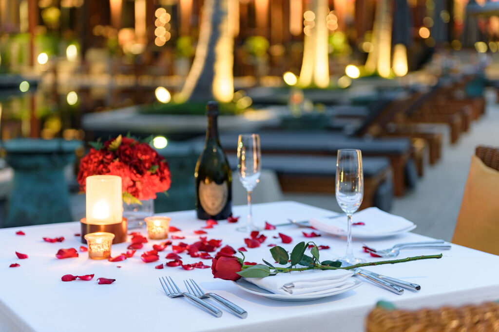Ambiance in Romantic Dining